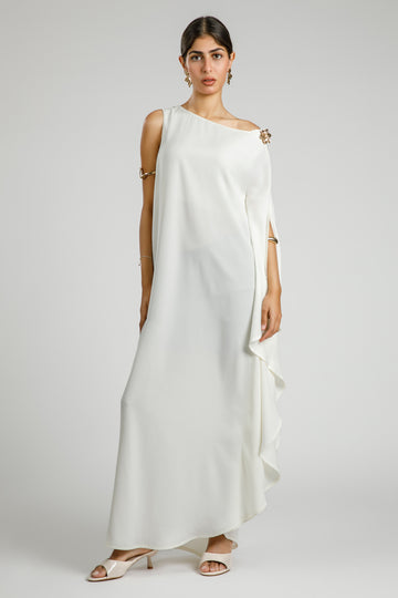 فستان طويل بتفصيل وشاح منسدل على الكتف